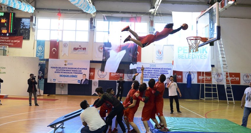 Pendik Belediye Başkanlığı Kupası Atletizm Kros Yarışları Kupa Ve Madalya Töreni