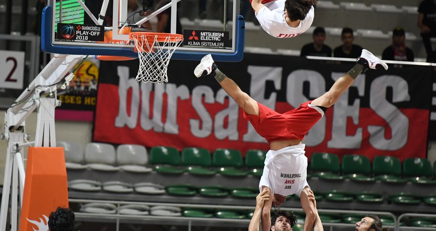 Tofaşspor vs Anadolu Efes Playoff Yarı Finali ilk karşılaşma 