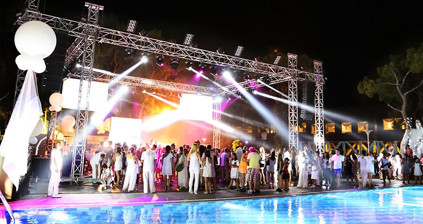 Rixos Sungate Amazing Pool Party